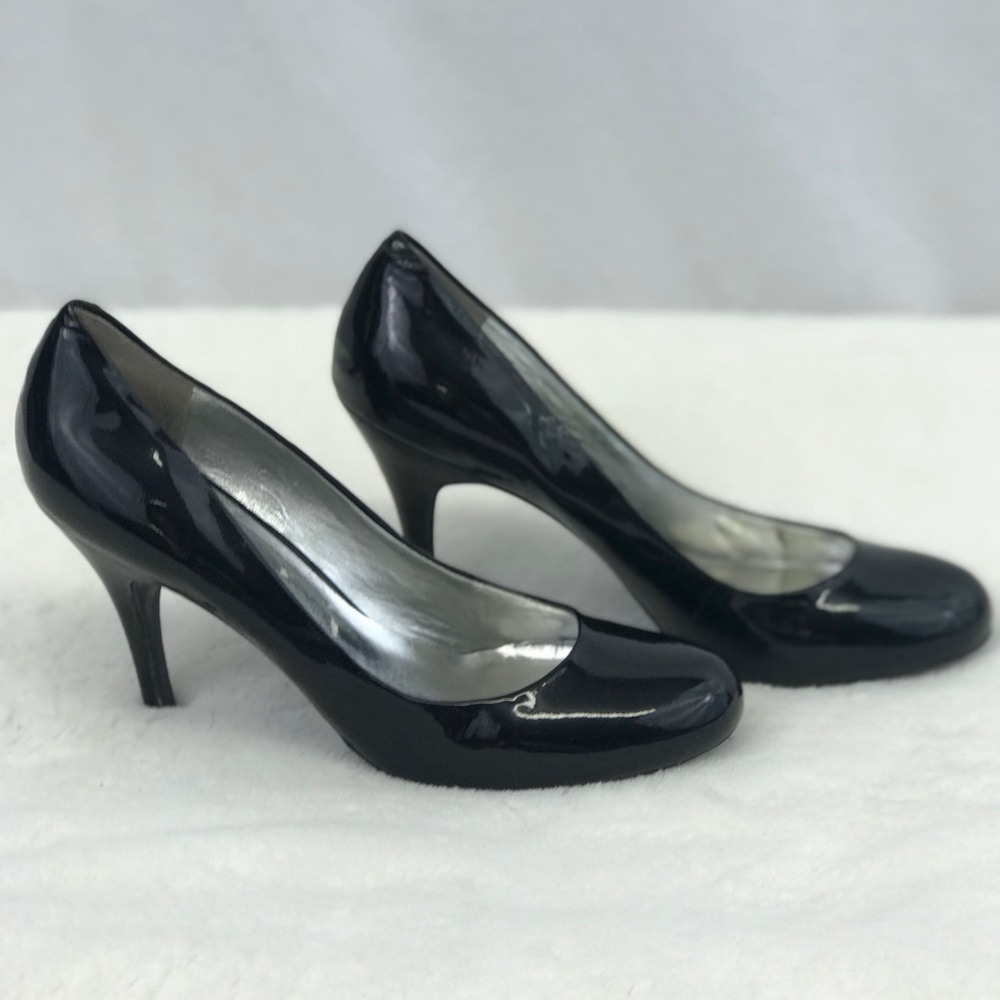Jessica Simpson Black Patent Leather Round Toe